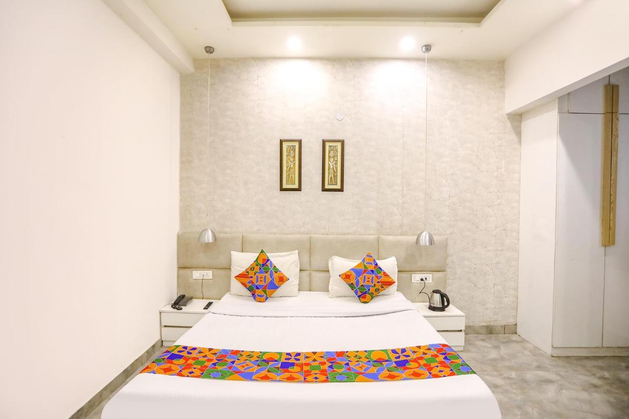 Fabhotel F9 Sector 19 โนอิดา ภายนอก รูปภาพ