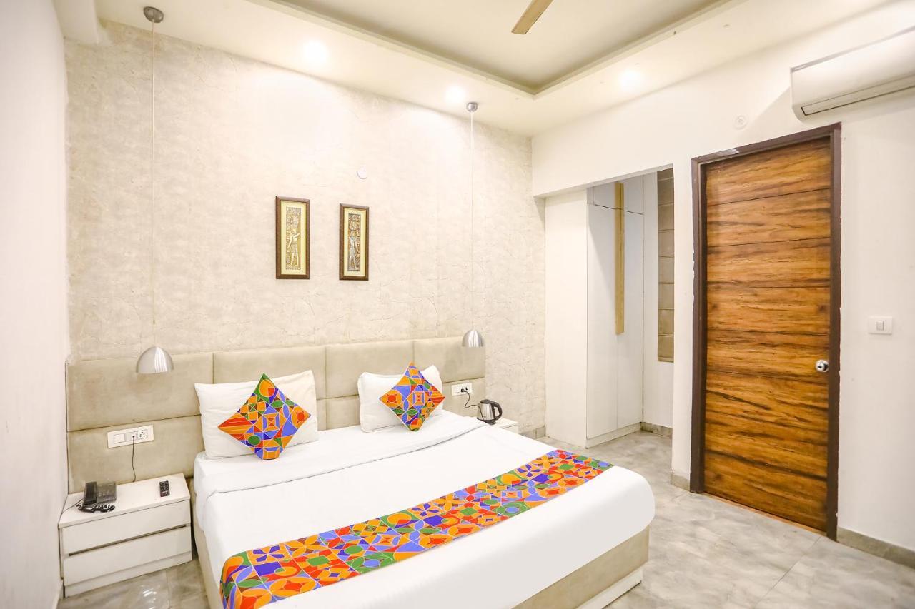 Fabhotel F9 Sector 19 โนอิดา ภายนอก รูปภาพ