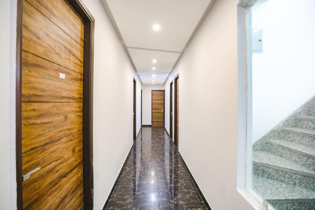 Fabhotel F9 Sector 19 โนอิดา ภายนอก รูปภาพ